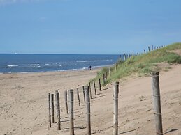 Beautiful Chalet Near the sea and Beach