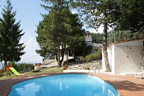 Charming Cottage With Panoramic Pool