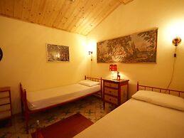 Charming Cottage With Panoramic Pool