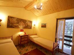 Charming Cottage With Panoramic Pool