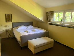 Holiday Home in Vlaanderen With Garden