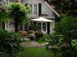 Holiday Home in Vlaanderen With Garden