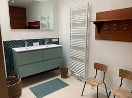 Holiday Home in Vlaanderen With Garden