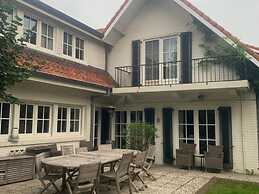 Holiday Home in Vlaanderen With Garden