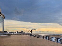 Holiday Home in Vlaanderen With Garden