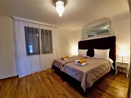 Villa With Swimming Pool and Fenced Garden