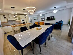 Villa With Swimming Pool and Fenced Garden