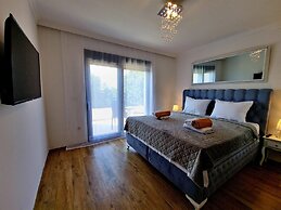 Villa With Swimming Pool and Fenced Garden