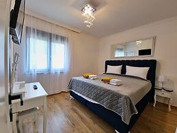 Villa With Swimming Pool and Fenced Garden