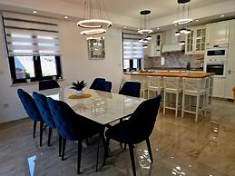 Villa With Swimming Pool and Fenced Garden