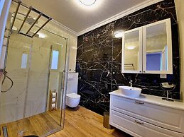 Villa With Swimming Pool and Fenced Garden