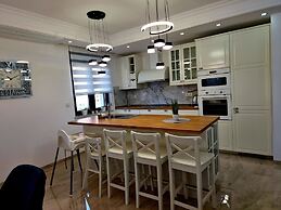 Villa With Swimming Pool and Fenced Garden