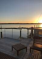 Houseboat Comfortable Vacation Home