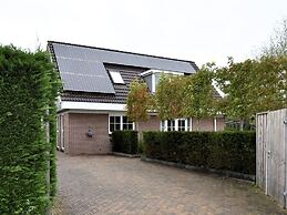 Villa With Garden Near Zeewolde