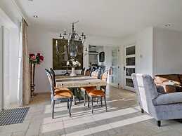 Villa With Garden Near Zeewolde