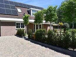 Villa With Garden Near Zeewolde