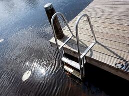 Spacious Holiday Home With Private Jetty