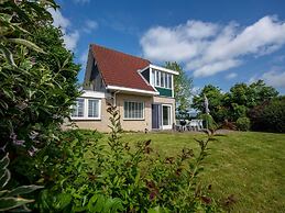 Spacious Holiday Home With Private Jetty