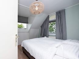 Spacious Holiday Home With Private Jetty