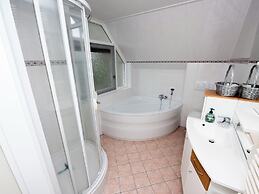 Spacious Holiday Home With Private Jetty