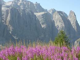 Lovely Apartment in St. Ulrich in Groden