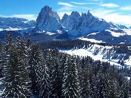 Lovely Apartment in St. Ulrich in Groden