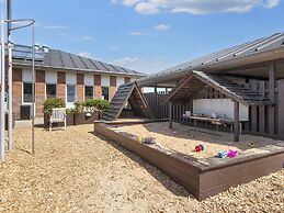 Hotel Fano With Free Access to Park