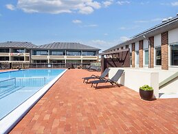 Hotel Fano With Free Access to Park