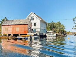 6 Person Holiday Home in Byrknesoy-by Traum