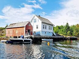 6 Person Holiday Home in Byrknesoy-by Traum
