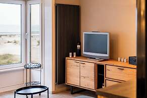 Seafront Apartment With Balcony