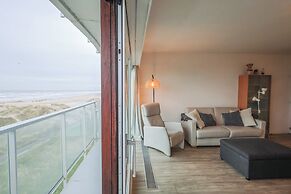 Restful Apartment With Balcony, sea Views