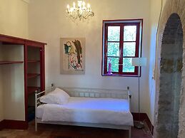 Charming Holiday Home With Private Garden