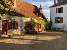 Charming Home by River Allier Hiking Trails