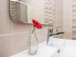 Luxury Villa With Swimming Pool and Terrace