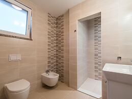 Luxury Villa With Swimming Pool and Terrace