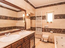 Belvilla by OYO Villa Nancy