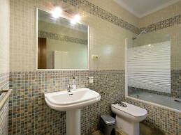 Luxury Villa in Sayalonga With Private Pool