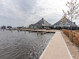 Spacious Holiday Home With Harbor View