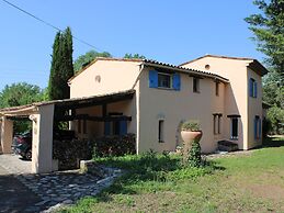 Cosy Holiday Home With Pool in Callian