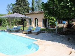Cosy Holiday Home With Pool in Callian