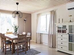 9 Person Holiday Home in Hallevadsholm