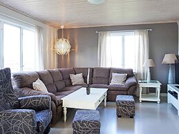 9 Person Holiday Home in Hallevadsholm-by Traum