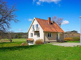 9 Person Holiday Home in Hallevadsholm