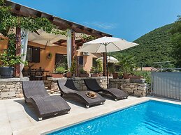 Charming Apartment in Rasa-labin