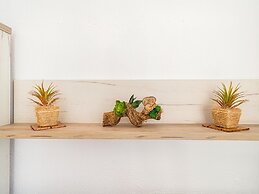 Belvilla by OYO Los Leandros