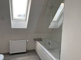 Vanta in the House aft Diek