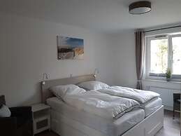 Coastal Hut No. 6 Comfortable Vacation Home