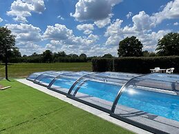 Beautiful Holiday Home With Swimming Pool