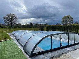 Beautiful Holiday Home With Swimming Pool